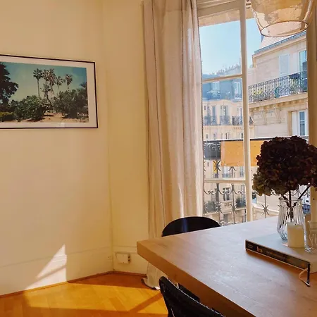 Appartement Parisien Baigne De Soleil Extérieur photo