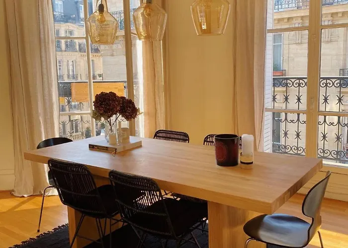 Appartement Parisien Baigne De Soleil